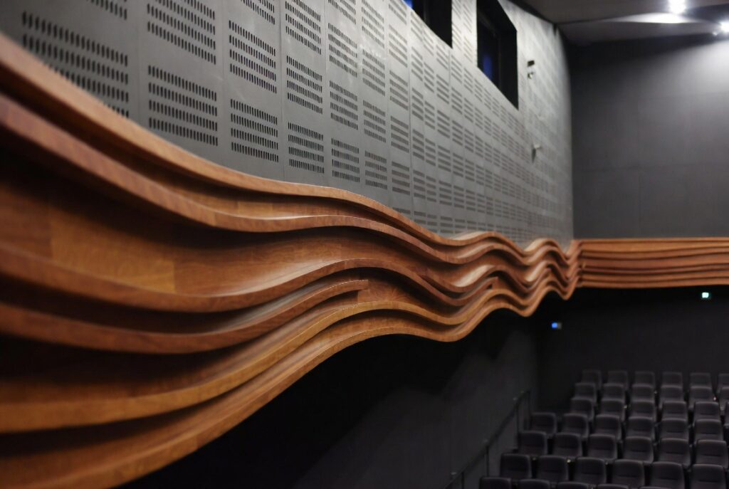 نموذج مسرح الوطني مع جدران عازلة للصوت